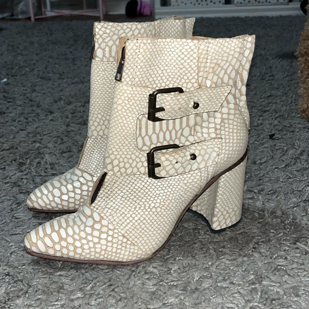 Freebird steve madden cream leather booties